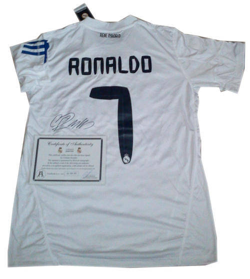 Real Madrid Cristiano Ronaldo signed Soccer Jersey +COA