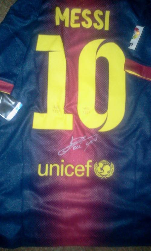 Lionel Messi Barcelona 12/13 Home Signed Jersey + C.O.A.