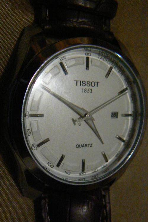 **  SPECIAL ** BRAND NEW *** TISSOT BRANDED QUARTZ WATCH WITH BROWN STRAP
