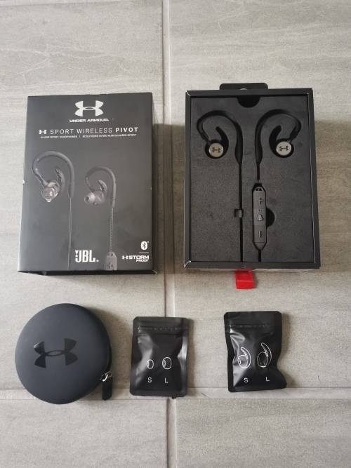 JBL Under Armour Sport Wireless Pivot +2 ipods