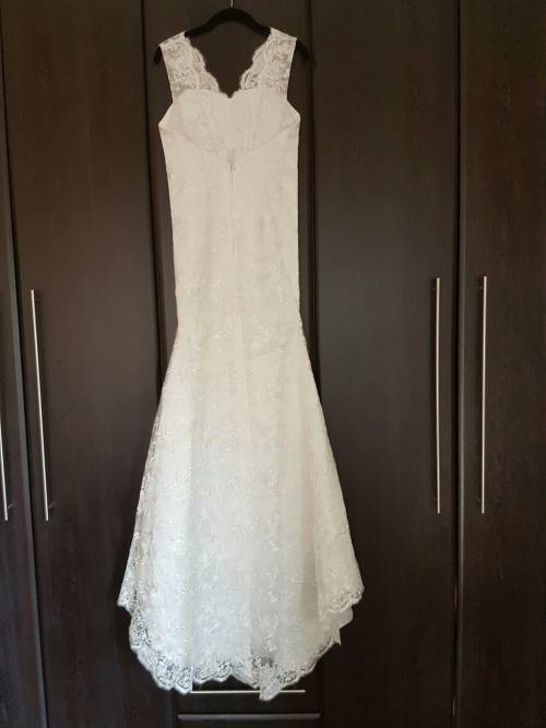 TODAY ONLY -- DISCOUNT -- Lace Wedding Dress - Size 32 (8)