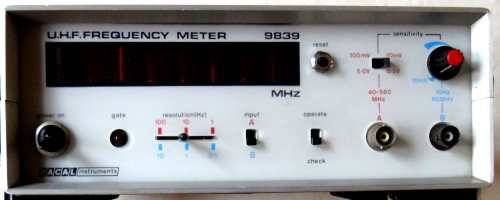 VINTAGE RACAL U.H.F FREQUENCY METER  10 Hz TO 560 MHz