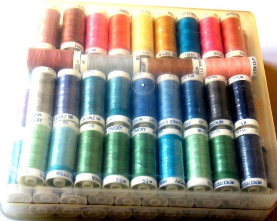 OLDER CONTESSA SEWING MACHINE BY ELNA IN EXCELLENT CONDITION