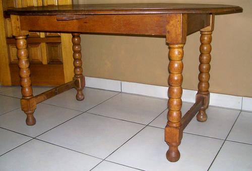 STUNNING ANTIQUE BOBBIN LEG SOLID OAK OVAL TABLE