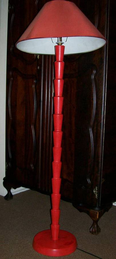 *** PAINT OR SPRAY THIS LOVELY LAMP STAND ANY COLOUR YOU WANT ! ***