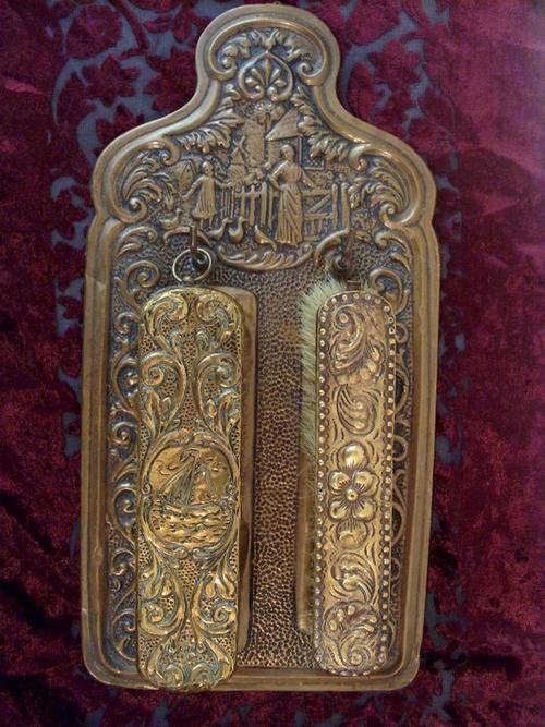 * * DUTCH BRASS CLOTHES & SHOE BRUSH SET * *