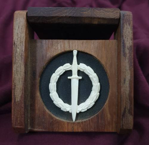 South African Army Recce Operators Badge (Ivory) No 695
