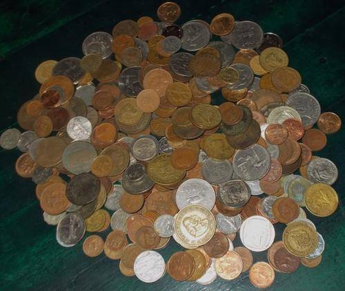 MIX LOT OF WORLD COINS