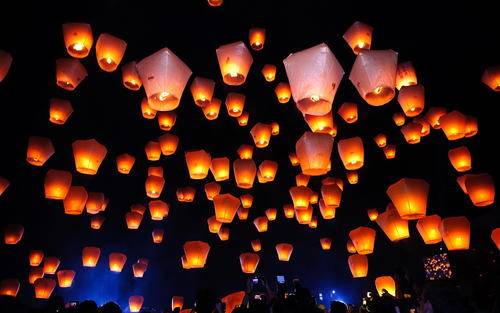 10 Coloured Large Sky Lanterns