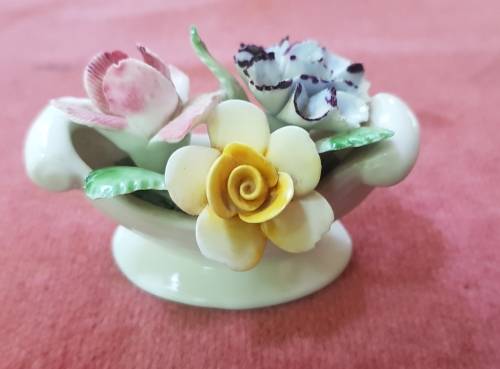 Vintage Royal Doulton flower posy bowl ornament