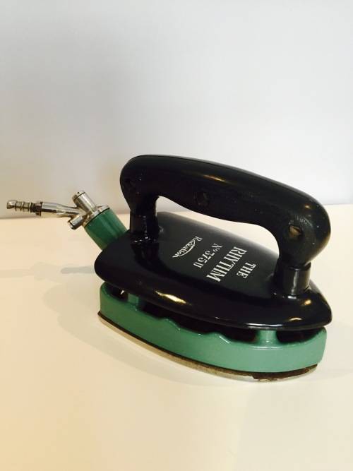 Vintage Enamel Gas Iron "The Rhythm"
