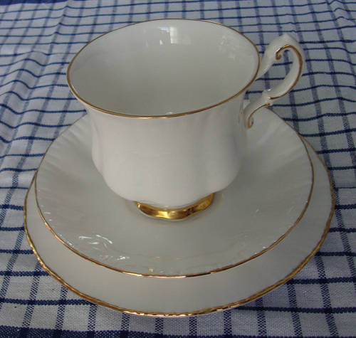 VINTAGE PARAGON 22 PIECE TEA SET
