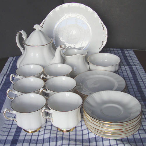 VINTAGE PARAGON 22 PIECE TEA SET