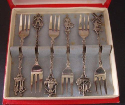 SILVER PLATED DUTCH CAKE FORKS VINTAGE BOXED SET OF 6
