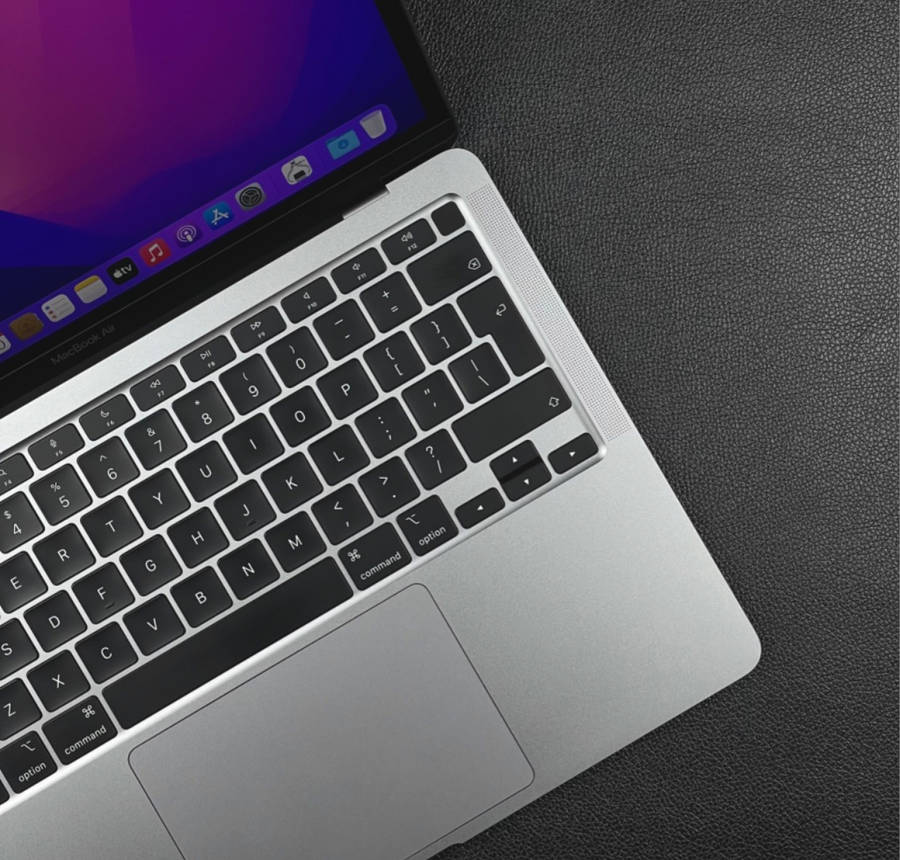 MacBook Air M1 256GB + free new protective case