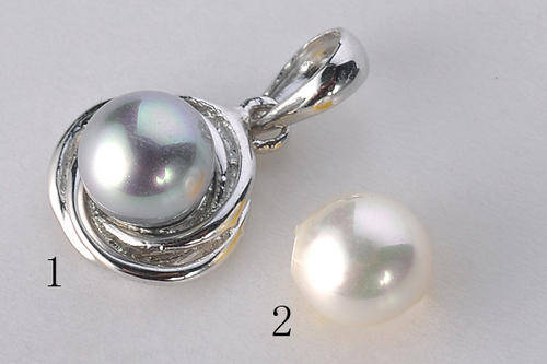 <<CLASSIC>> STERLING SILVER Pendant with WHITE Shell Pearl