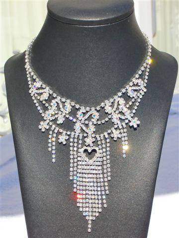 tunning Party/Bridal Crystal Diamante Jewellery Set - With Matching Earrings
