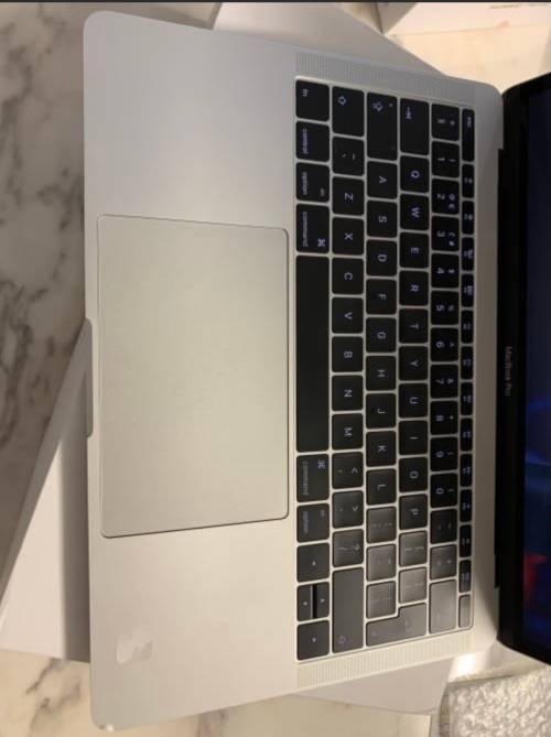 MacBook pro 2017 2 thunderbolt 3 ports