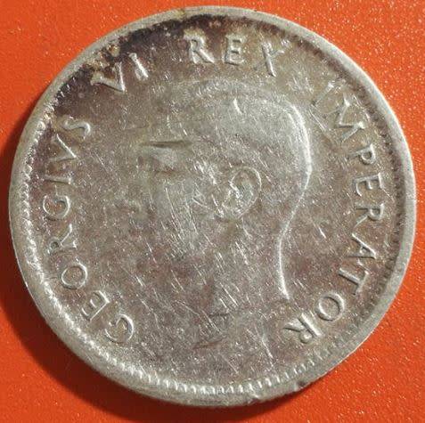 1942 - SA UNION 6 PENCE