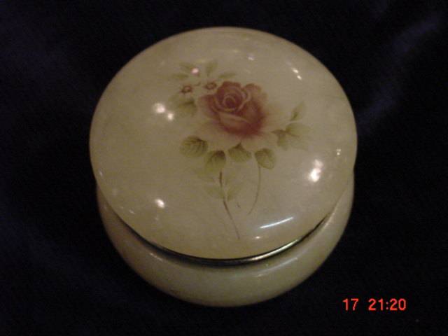 BEAUTIFUL ALABASTER BOX