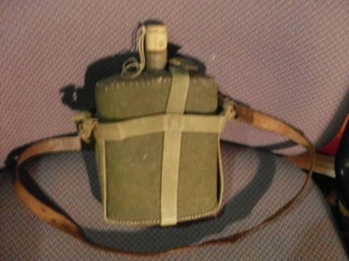 world war 1 water flask in good condition blue enamel with velt cover