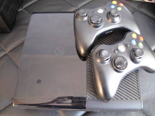 XBOX 360 500GB LITTLE USE , 2 WIRELESS CONTROLLERS Manufactured July 2013, purchased in the UK 2014.