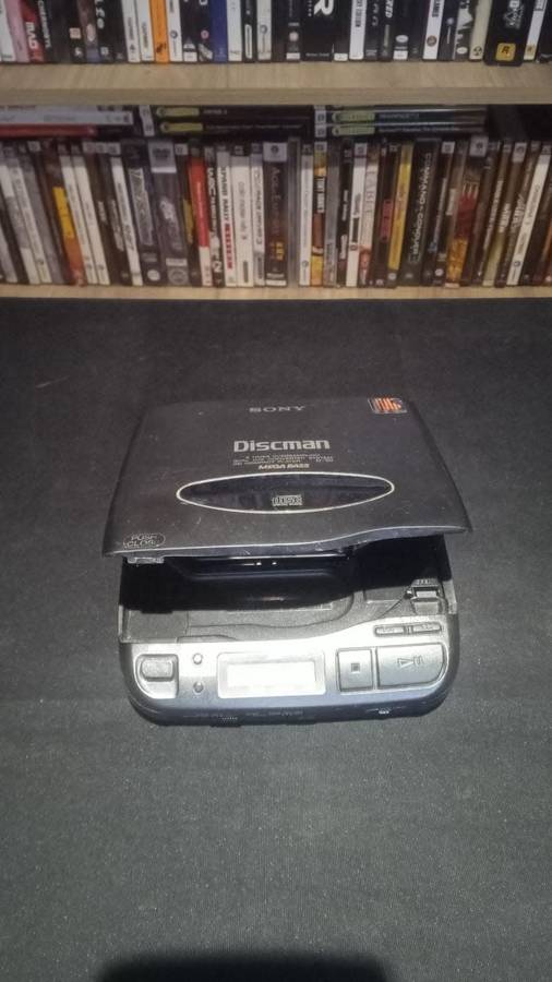 Sony Discman D-33 + headphones