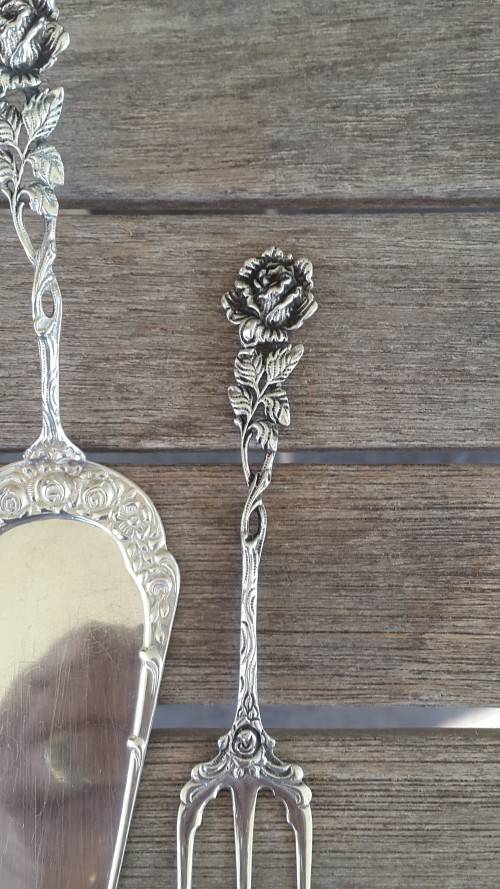 Cake Lifter and Matching Fork. Roses Motif. Silver.