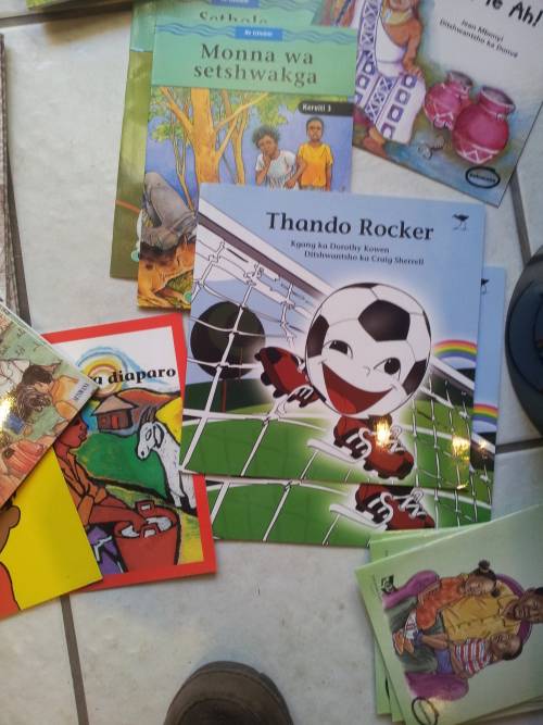 OVER 100 NEW NEVER READ SETSWANA CHILDREN'S BOOKS. Winner takes the lot.