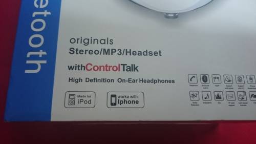 Bluetooth wireless headphones