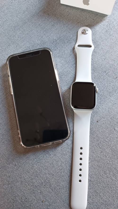 iPhone 12 Mini & Apple Watch Series 6