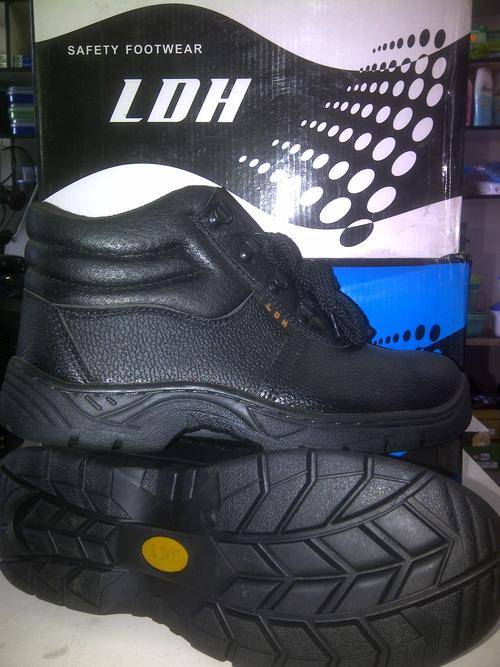 SAFETY BOOTS!!!!