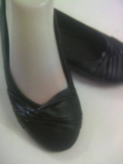 NEW LEATHER PUMPS!!!!