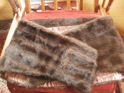 LOVELY VINTAGE FUR MARKED "DE PARIS"