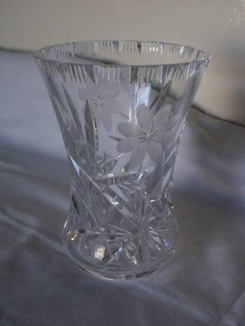 LOVELY CRYSTAL VASE