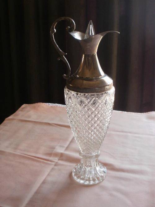 STUNNING PRESSED GLASS DECANTER