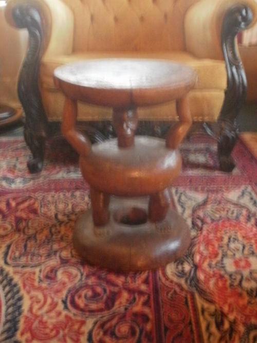 MAN TABLE/CHAIR