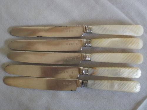 SET X5 MOTHER OF PEARL BUTTER KNIFE'S