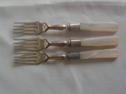 X3 MOTHER OF PEARL FORKS