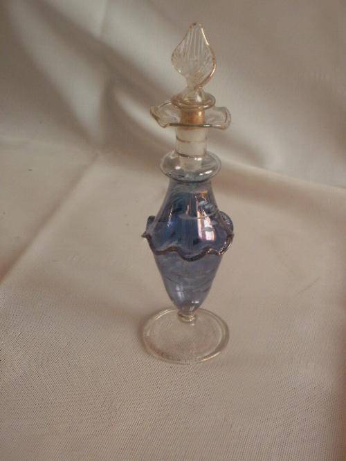 STUNNING DELICATE PERFUME BOTTLE