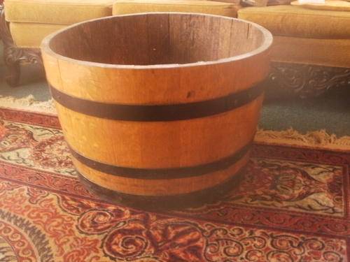LOVELY LARGE 1/4 OAK WINE BARREL