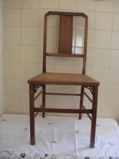 LOVELY CHAIR WIT CAIN SEAT