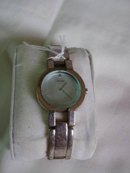 LADIES PULSAR QUARTZ WATCH