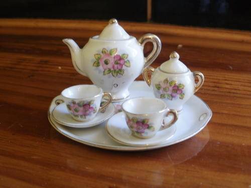 MINIATURE FLOWER TEA SET