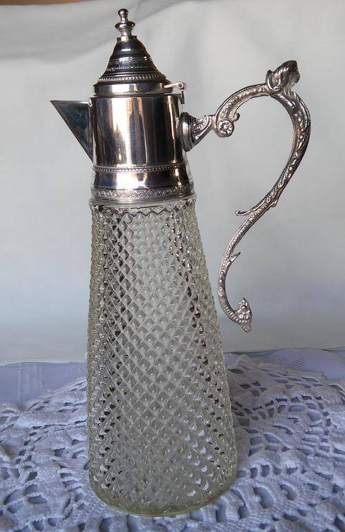 STUNNING GLASS & SILVER PLATED WATER JUG