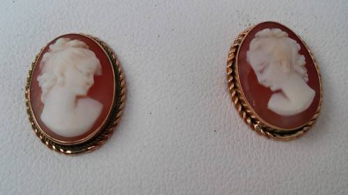 18ct Gold Cameo earrings
