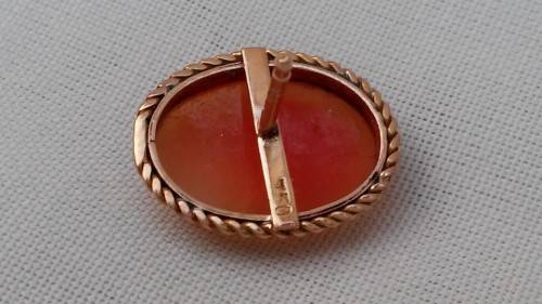 18ct Gold Cameo earrings