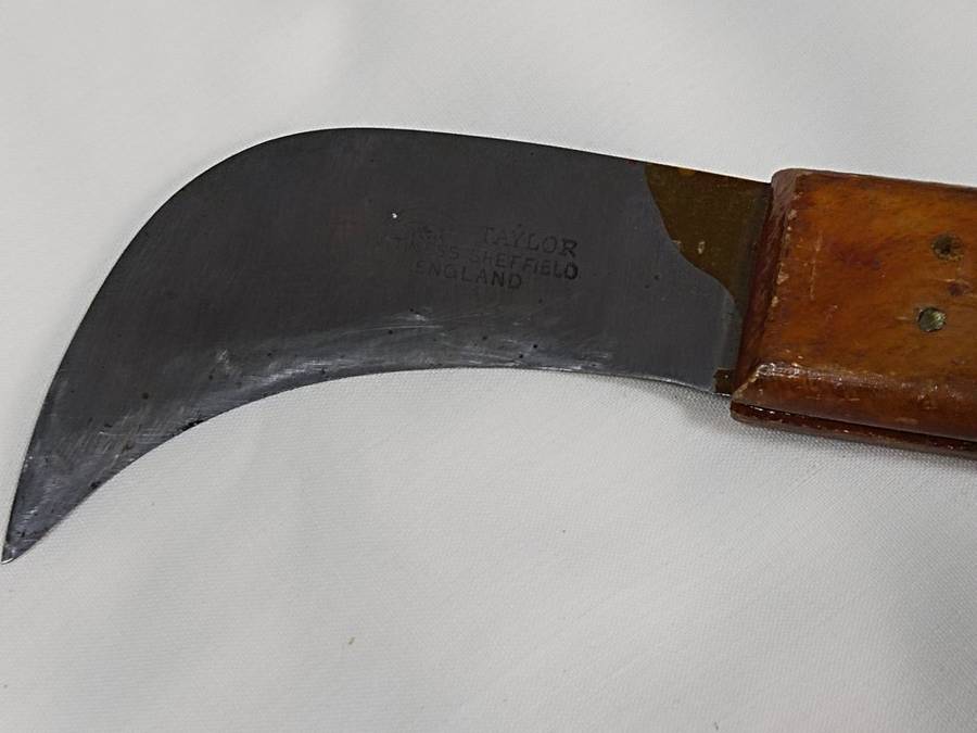 KNIFE: Taylors Eye Witness Brand Craftspersons Heavy Duty Utility Knife
