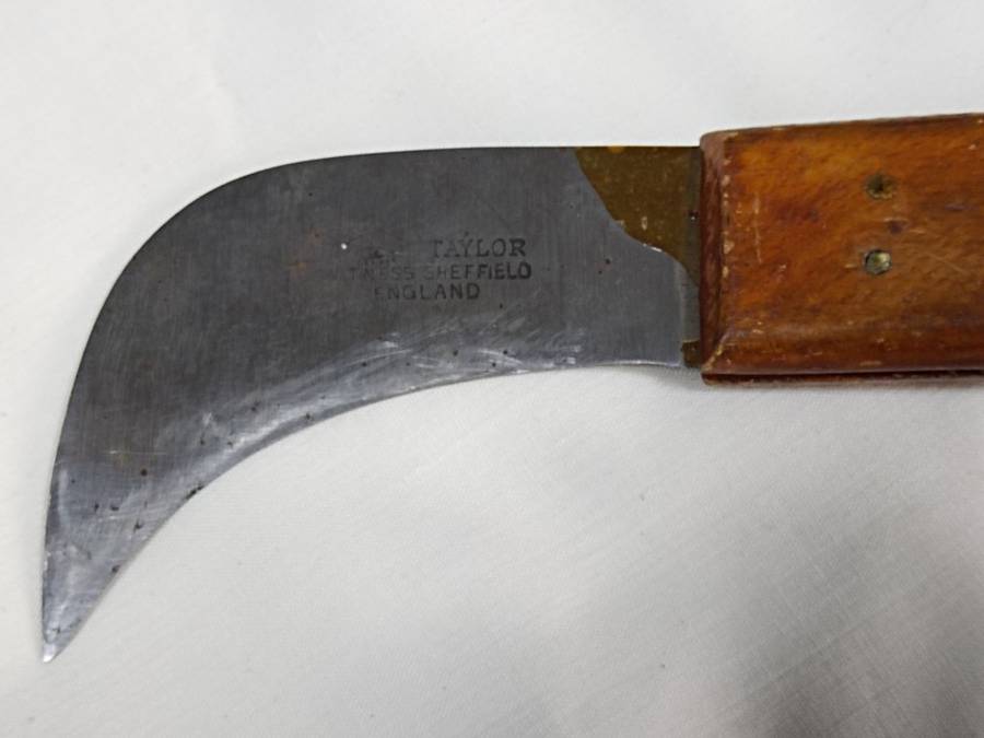 KNIFE: Taylors Eye Witness Brand Craftspersons Heavy Duty Utility Knife