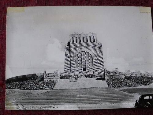 OLD POSTCARD **VOORTREKKER MONUMENT** BLACK & WHITE